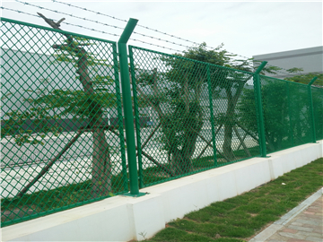 鋼板網(wǎng)護(hù)欄 鋼板網(wǎng)護(hù)欄