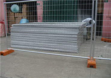 鍍鋅護欄 (4) 鍍鋅護欄 (4)